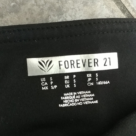 (2/$20) F21 workout crops size small - Picture 6 of 7